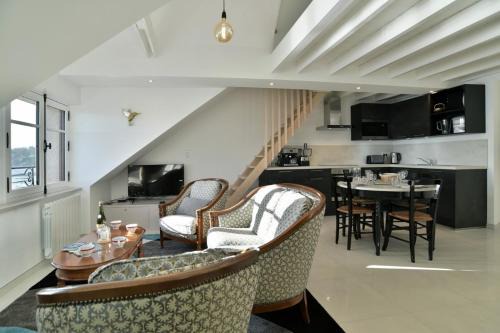 Cancale Apartment | LOstra 2 - Appartement avec mezzanine, front de mer à Cancale sur le Port de La Houle