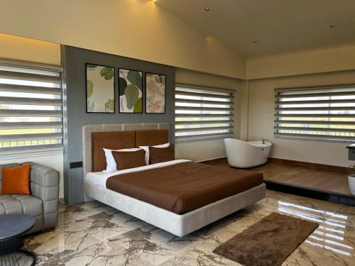 Sanwer Villa | Lotus Farmstay