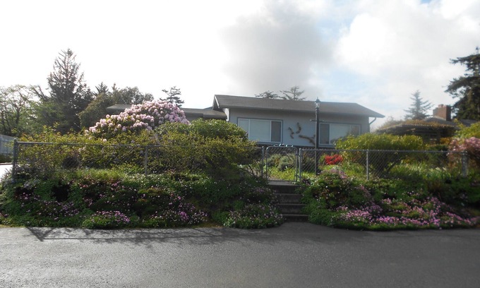 Barview House | Lou's Bay View in Scienic Coos Bay- Charleston. Large beautiful Home.