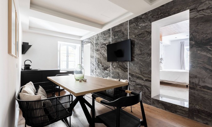 Rione XVI Ludovisi Apartment | Louly Trevi Fountain 4 Bedroom Luxury Apartment