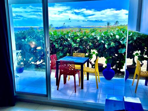 Cul de Sac Apartment | Lounge modern chill studio Orient Bay