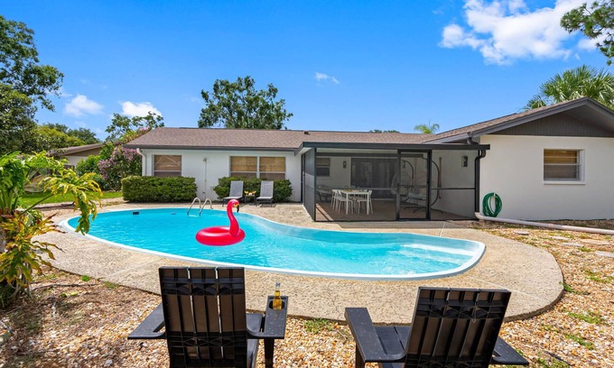 Lake Magdalene House | Lounge & Play in Chic North Tampa Home