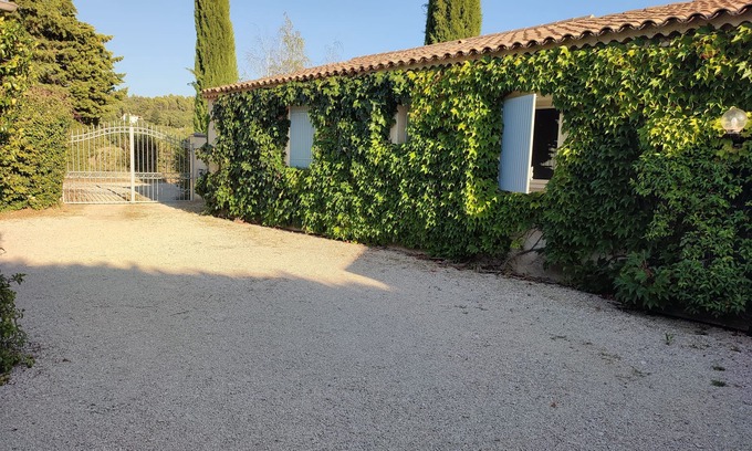 Lourmarin Villa | Lourmarin, au Calme, à 1Km du Centre Village