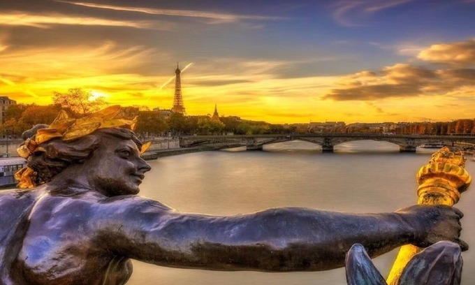 Quartier de la Place-Vendome Apartment | LOUVRE PLACE VENDOME/SEINE- THE MAGIC BEGINS HERE!