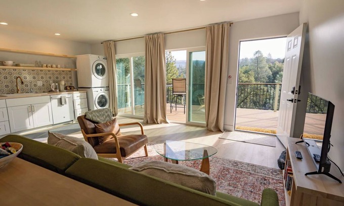 Oakhurst House | Love-Lee Nest W/Stunning Views