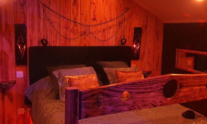 Chateau-Guibert House | Love Room en Vendée Les Secrets du Château