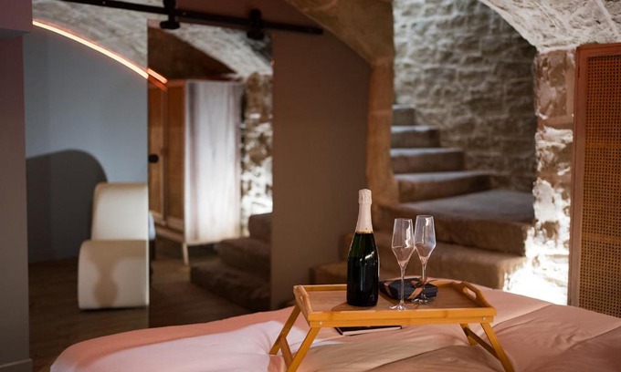 Romans-sur-Isere Apartment | Love room La Toscana