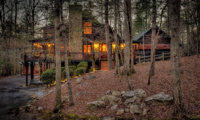 Morganton Cabin | Love You Deerly - Stream on property | Ping pong | Screened Porch | Firepit