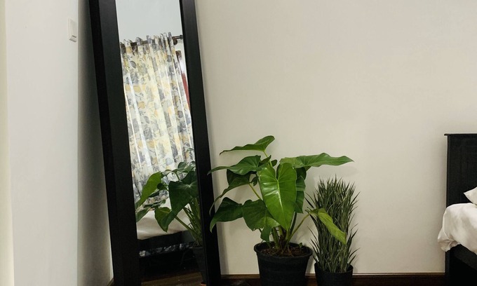 Colombo 05 House | Lovely 1-Bedroom House with Free-Parking Facility