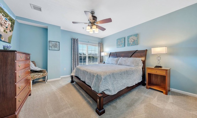 Moneta Condo | Lovely 1 king bedroom dwnt moneta on-site restaurant