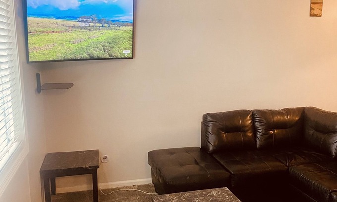 Clarkston Apartment | Lovely 1bedroom loft with free parking on premises