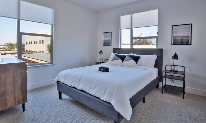 Menlo Park Apartment | Lovely 1BR Apartment with Nature & Amenities