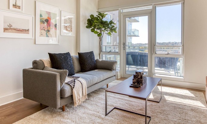 Pentagon City Apartment | Lovely 1BR in Arlington, Pool + Pet-Friendly