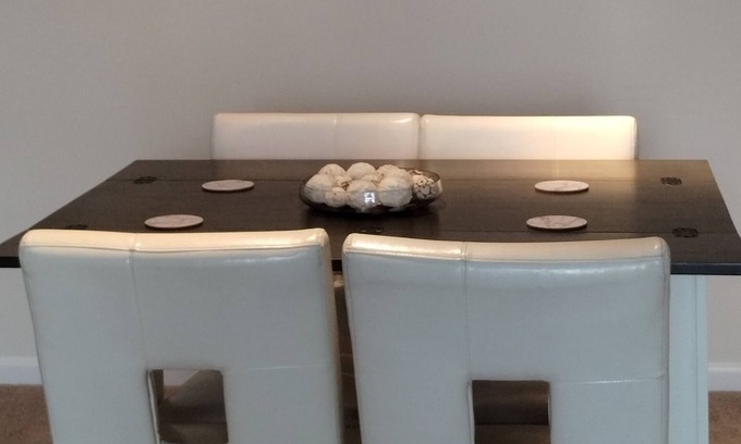 Woodbridge Apartment | Lovely 2 bed 2 bath rental w/ balcony/fireplace near DC