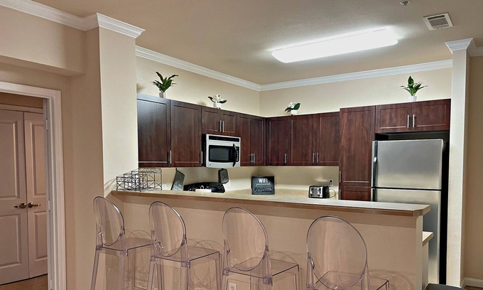 Rhodes Ranch Apartment | Lovely 2 Bed 2 Bath With Pool