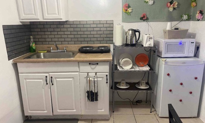 Belmont Apartment | Lovely 2-Bedroom Apt w/Mini Gym