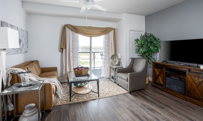 East Moline House | Lovely 2 Bedroom at the Mississippi