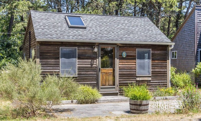Wellfleet Cottage | Lovely 2-bedroom cottage with AC in Wellfleet