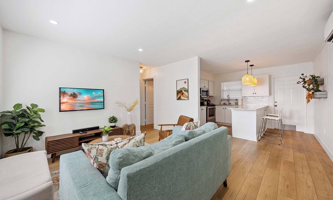 Central Naples House | Lovely 2-bedroom house with AC in Naples