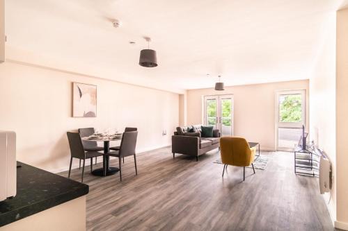 Manchester Apartment | Lovely 2 Bedroom Manchester Apartment