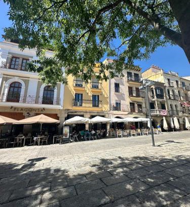 Plasencia Apartment | Lovely 2 bedrooms apartment main square Plasencia