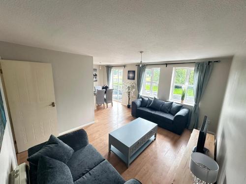 Manchester Apartment | Lovely 2 Dbl bed apartment near Heaton Park and North Manchester Hospital with parking