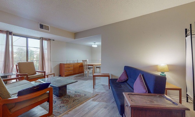 Verdugo Viejo Condo | Lovely 2BRDM Suite with Pool & Parking, Glendale