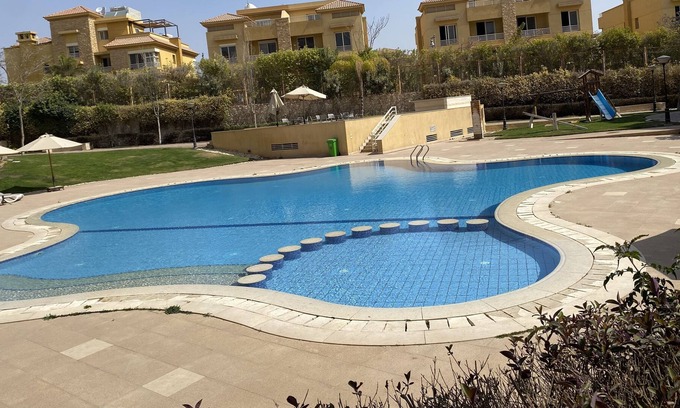 Al-Khalifa Apartment | Lovely 3-Bedroom Rental Unit with Pool in Sheikh Zayed city