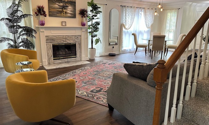 Hoover House | Lovely 3-bedroom and 3 bathroom townhome in delightful BHM with AC, WiFi