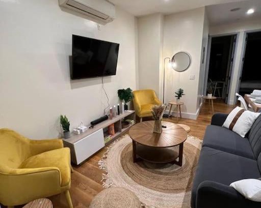 Williamsburg Apartment | Lovely 3 bedroom apartment w/Balcony and BBQ Grill
