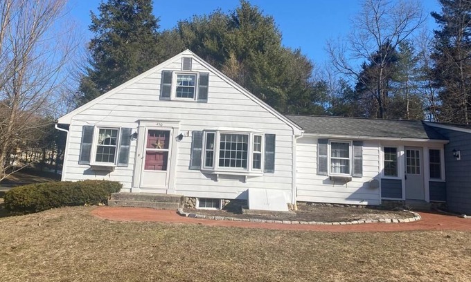 Avon House | Lovely 3 bedroom home with a 2-car garage