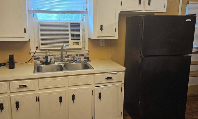 Albany House | Lovely 3-bedroom house in Albany with AC and WiFi