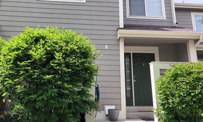 Fort Collins House | Lovely 3 bedroom townhome getaway in quiet neighborhood for work or fun!