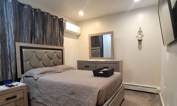 Queens Apartment | Lovely 3 BR 2 BA Near UBS Arena/Belmont Racetrack