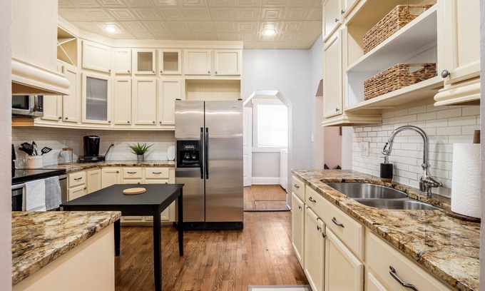 Livingston Park House | Lovely 5Br in Olde Town East