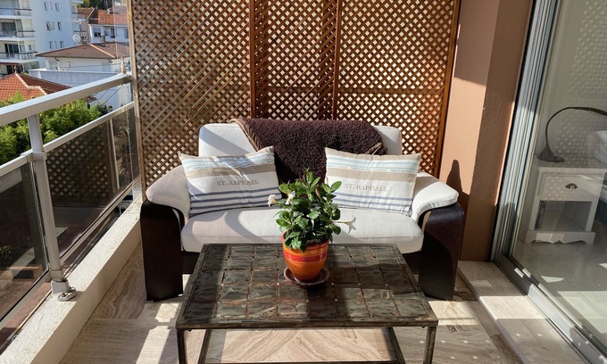 Cannes Apartment | Lovely and bright apartment on the fifth floor with a large terrace. Garage!
