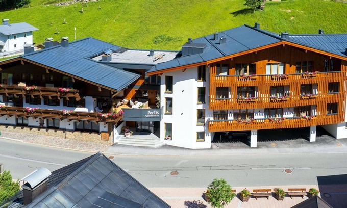 Dienten am Hochkoenig Apartment | Lovely apartment for 6 guests with WIFI, TV, balcony and panoramic view