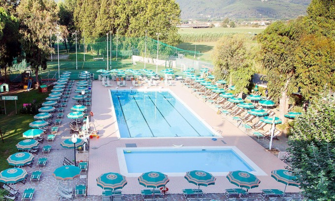 Luni Mare Apartment | Lovely apartment for 4 guests with pool, A/C, WIFI, TV, balcony, pets allowed and parking