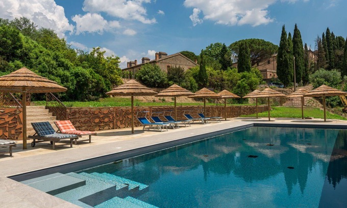 Civitella Paganico Apartment | Lovely apartment for 4 guests with A/C, pool, WIFI, TV, terrace, pets allowed and parking