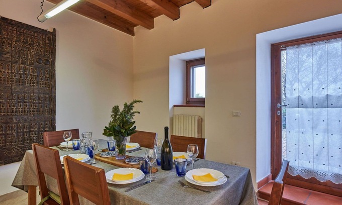 Caprino Veronese House | Lovely apartment in villa for 8 guests with WIFI, TV, patio and parking