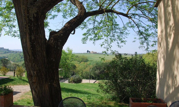 Castelfiorentino Villa | Lovely apartment in villa for 4 guests with WIFI, pool and panoramic view, close to San Gimignano