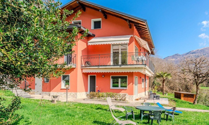 Cerano d'Intelvi Apartment | Lovely apartment for 6 people with WIFI, TV and patio