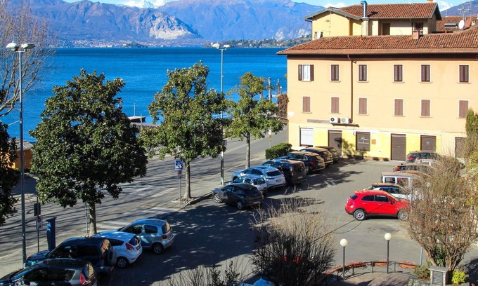 Laveno Apartment | Lovely apartment for 4 guests with WIFI, TV, balcony, pets allowed and parking