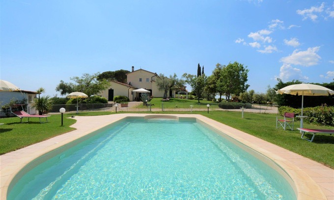 Massa Marittima Villa | Lovely apartment in villa for 4 people with pool, WIFI, TV, terrace, pets allowed and parking