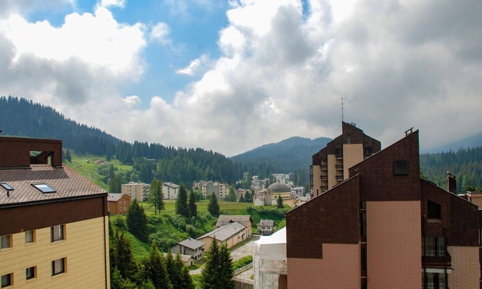 San Bernardino Apartment | Lovely apartment for 4 people with pool, WIFI, TV, balcony, pets allowed, panoramic view and par.