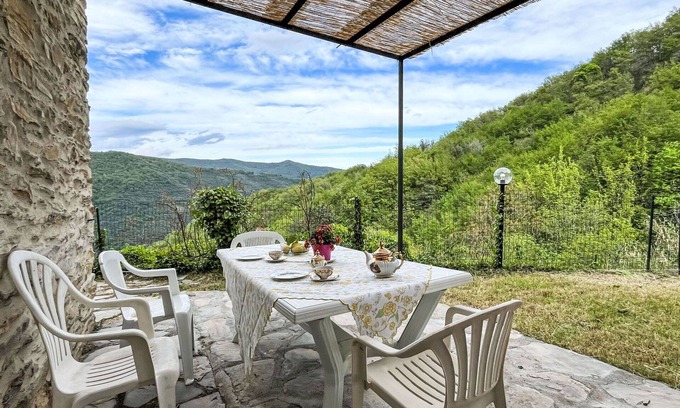 Valloria Apartment | Lovely apartment for 4 people with pool, WIFI, patio, pets allowed and panoramic view