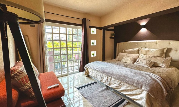 Cuernavaca Apartment | *LOVELY APARTMENT- BEST FOR SOLOS OR COUPLE TRAVELERS*