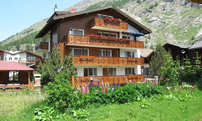 Saas Almagell Apartment | Lovely apartment for 5 guests with WIFI, TV and balcony