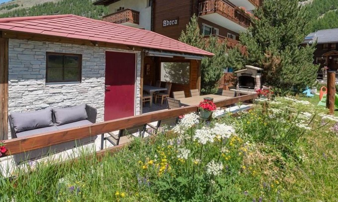 Saas Almagell Apartment | Lovely apartment for 4 guests with WIFI, TV, balcony and parking