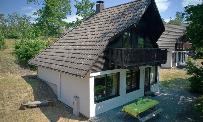 Frankenau House | Lovely apartment in villa for 6 people with WIFI, TV, patio, pets allowed and panoramic view